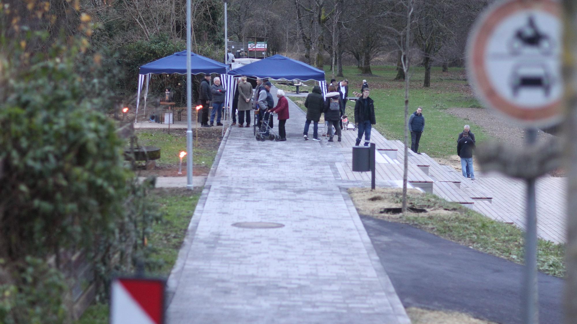 180 Meter lang ist der frisch gepflasterte Weg an der Siegpromenade.