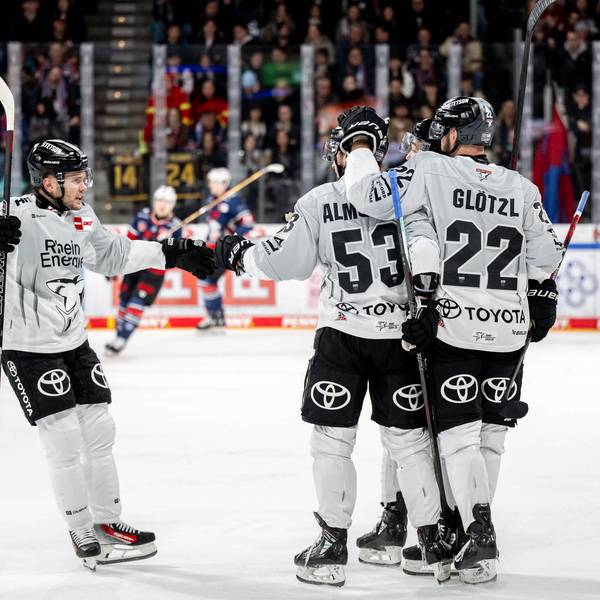 Die Kölner Haie wollen an den jüngsten Erfolg anknüpfen. Sportdirektor Matthias Baldys sucht nach Verstärkungen für den KEC. (Symbolbild)
