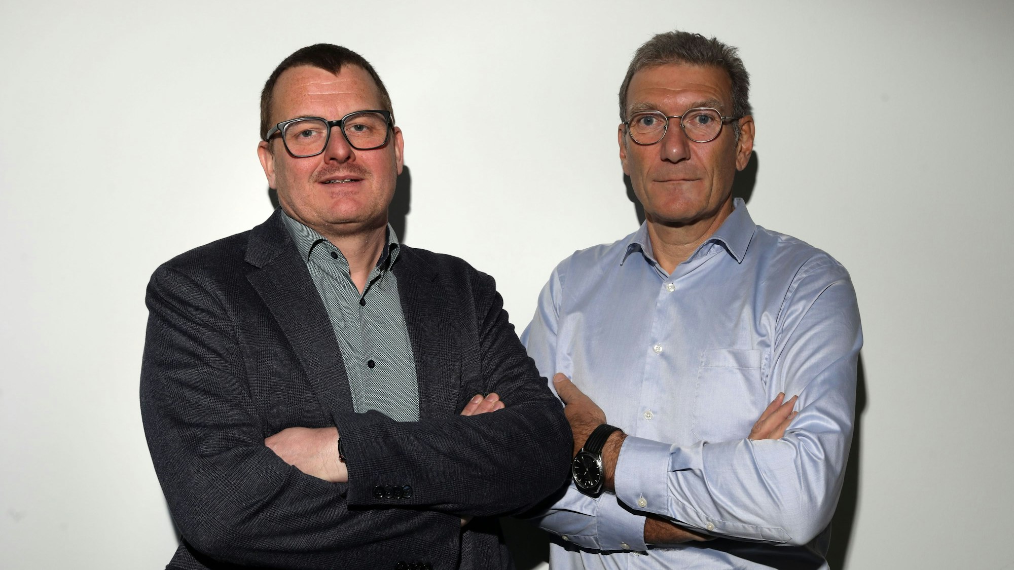 Der Suchtforscher Daniel Deimel und Thomas Kleefuß von der IG Neumarkt streiten über Lösungen für die Drogenszene am Neumarkt.