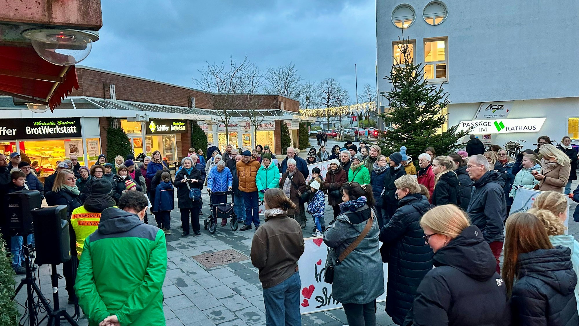 Zu sehen sind protestierende Menschen.