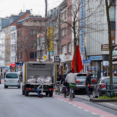 Die Venloer Straße soll langfristig Einbahnstraße bleiben (Archivbild).