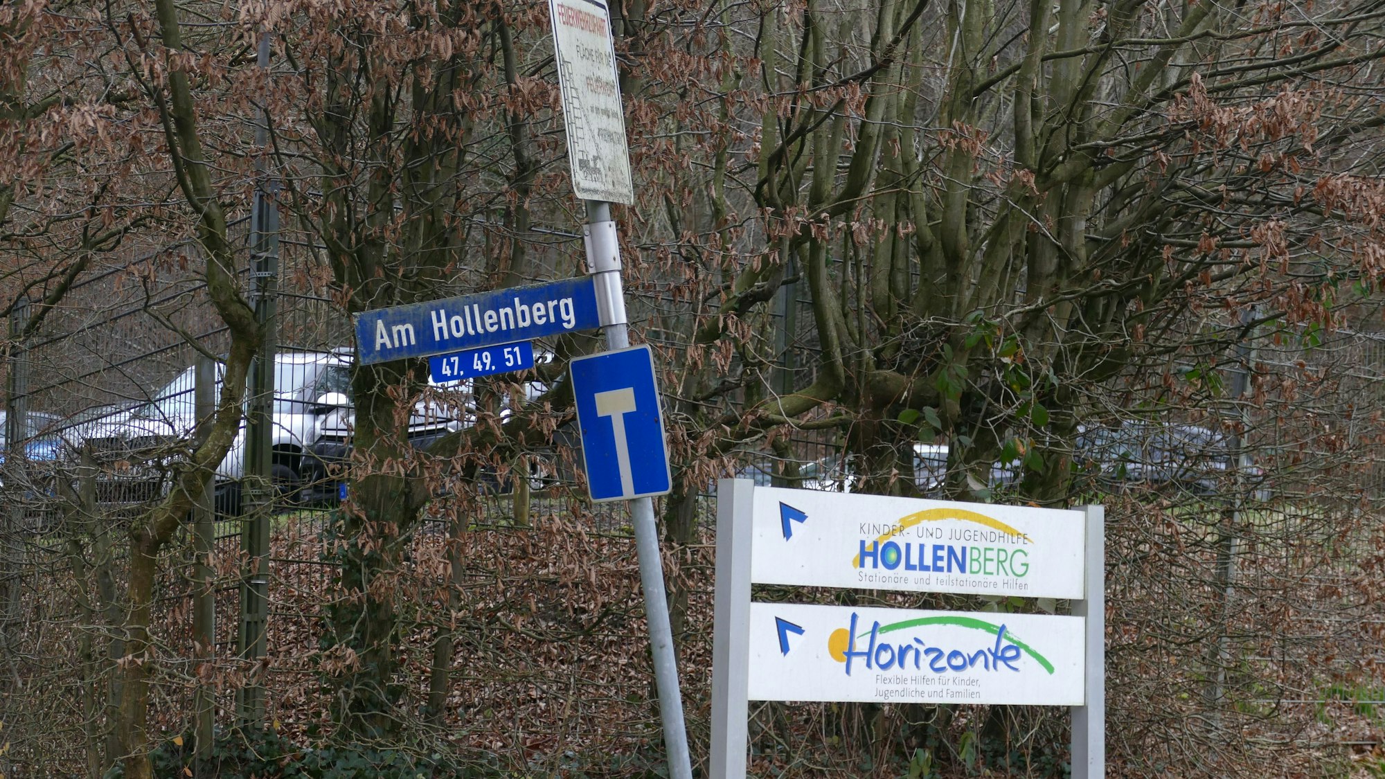 Das Schild der Kinder- und Jugendhilfe Hollenberg in Lohmar.