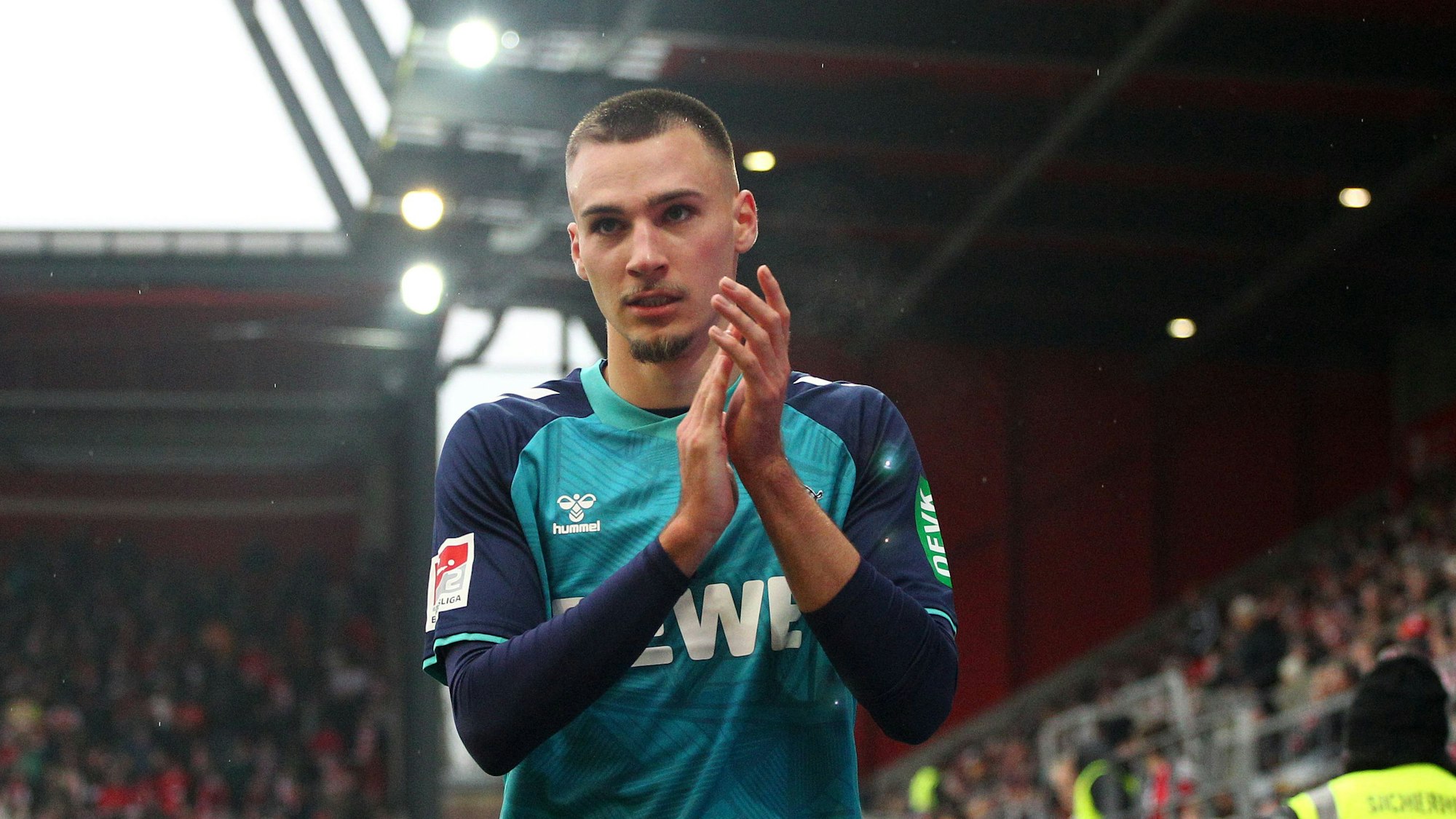Lemperle Torjubel 0-1 und Verletzung , 2.Bundesliga , Jahn Regensburg-1.FC Köln , Fußball , in der Jahn Stadion , Regensburg , Bayern , Deutschland . Dezember 08, 2024 . Photo by: Davide Elias / Ipa Photo Pressefoto DENL Copyright: xDavidexEliasx