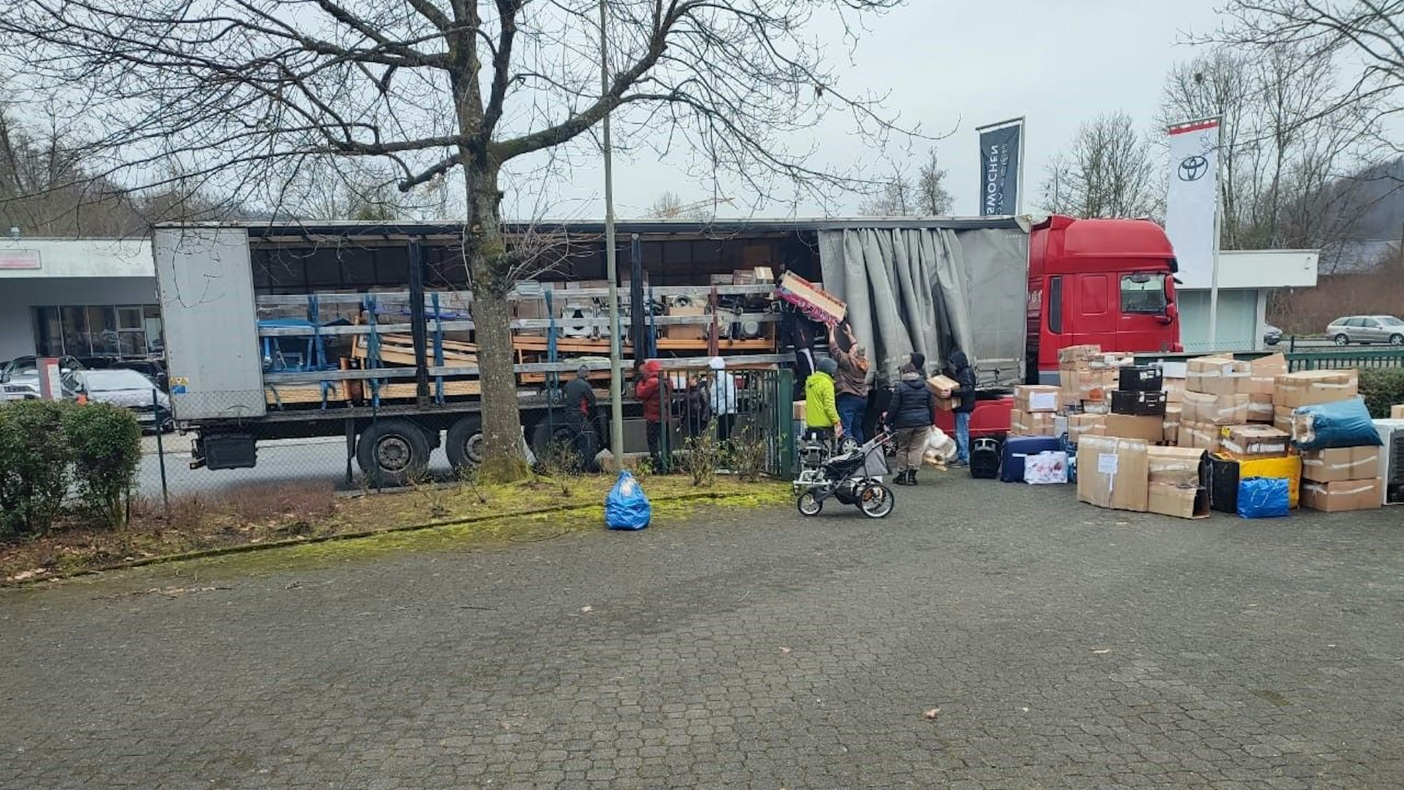 Hilfstransport der Caritas Oberberg und des Klinikums Oberberg für die Ukraine