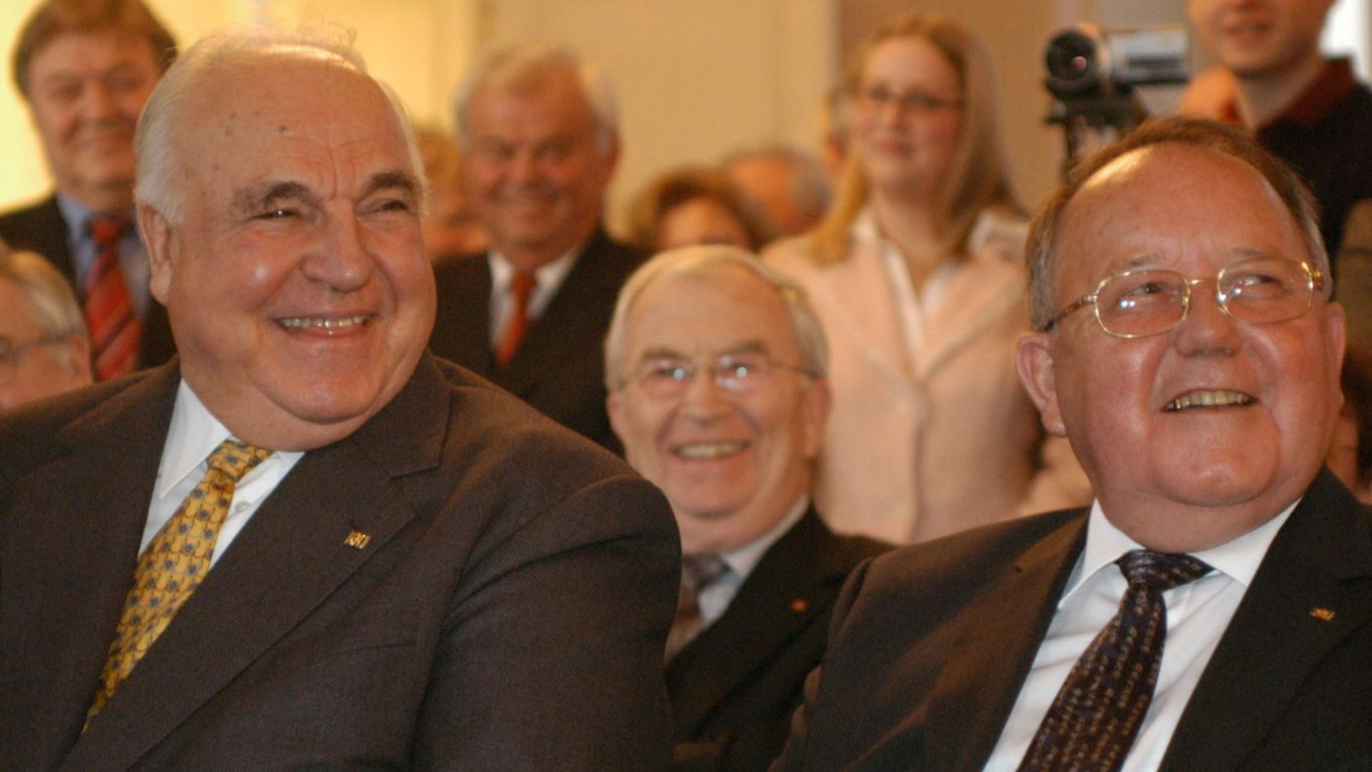 Worms mit dem damaligen Bundeskanzler Dr. Helmut Kohl bei einer Veranstaltung im Rhein-Erft-Kreis.