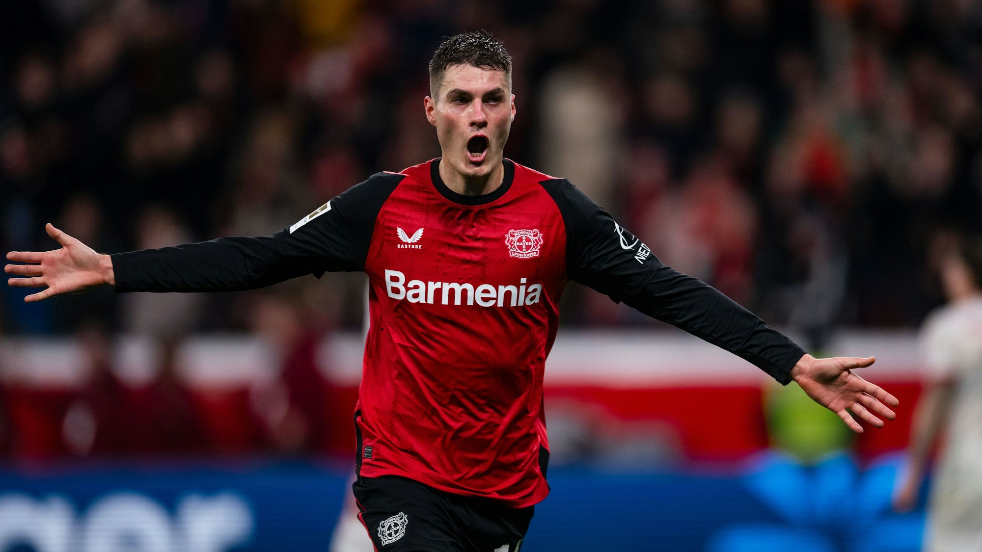 Leverkusens Torschütze Patrik Schick jubelt nach seinem Treffer zum 3:1.