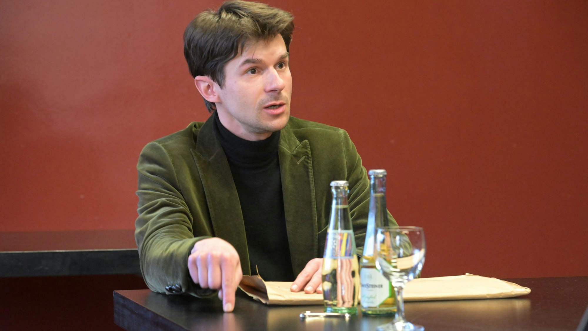 Das Foto zeigt Roman Salyutov