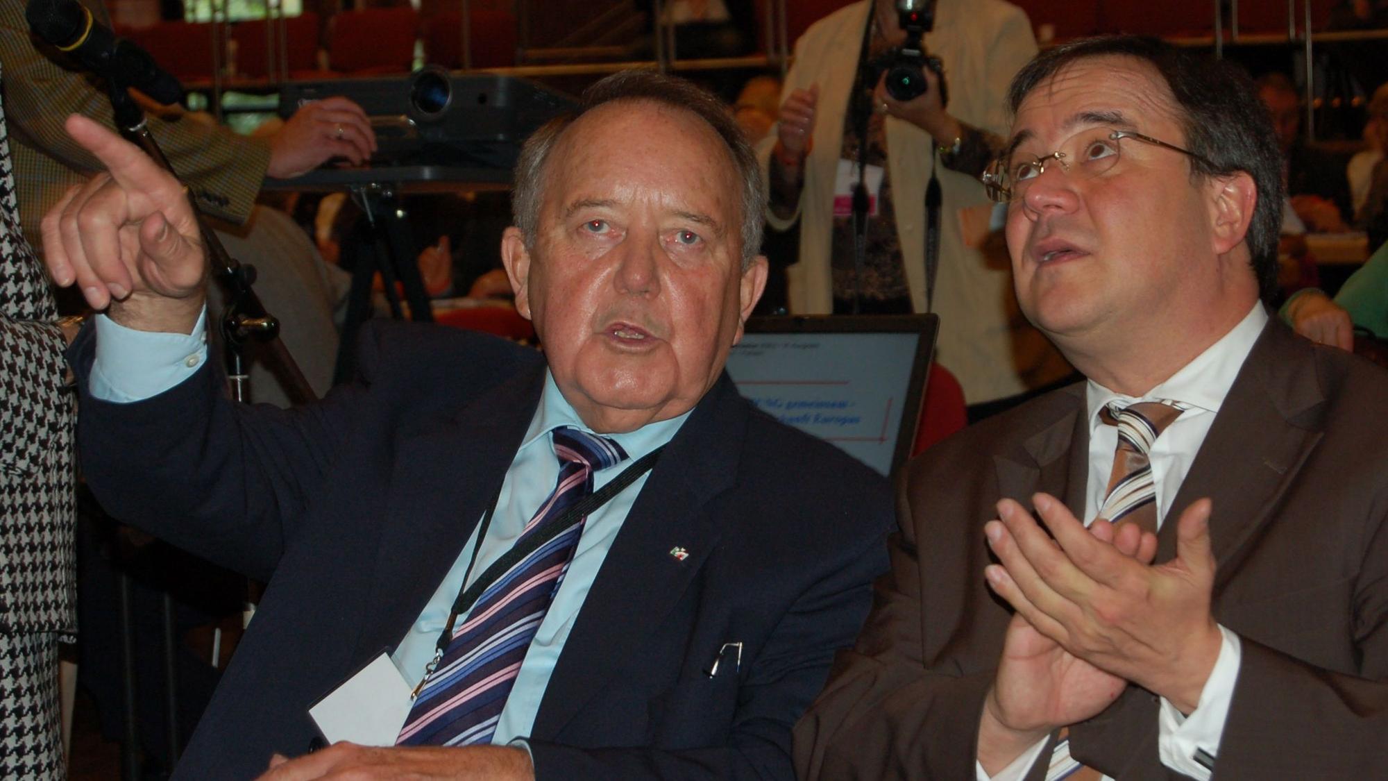 Bernhard Worms im Gespräch mit Ex-Ministerpräsident Armin Laschet, als der noch Minister in NRW war.