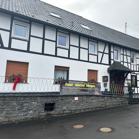 Gasthof Röttgen wird ab Januar 2025 als Eventlokal weitergeführt, hier wurde die Serie „Mord mit Aussicht “in Seelscheid gedreht.