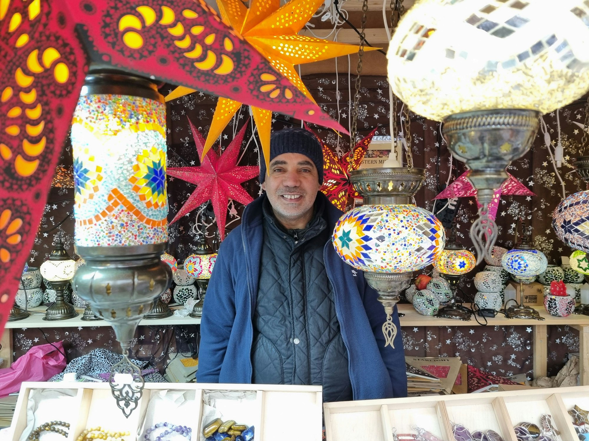 Christkindchenmarkt Leverkusen-Wiesdorf 23.12.2024 Am Montag nach dem Anschlag in Magdebur, Hassan Karroumi