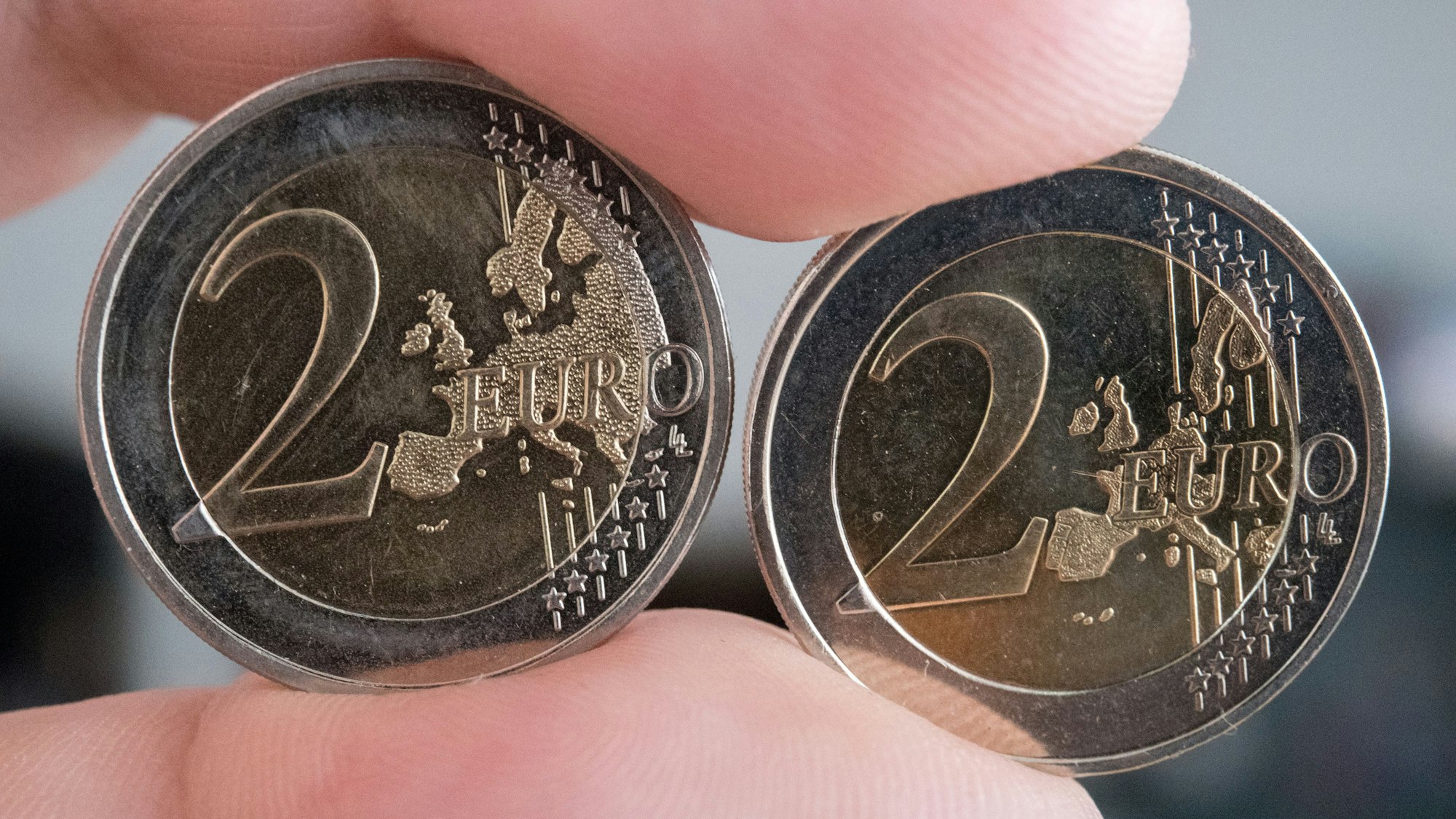 Nach der EU-Osterweiterung wurde auch die alte Europakarte auf den Euro-Münzen verändert - jedoch nicht bei allen. 2008 kamen einige Exemplare mit Fehlprägungen in den Umlauf, die noch nicht angepasst waren - sie sind bei Sammlern begehrt und wertvoll.