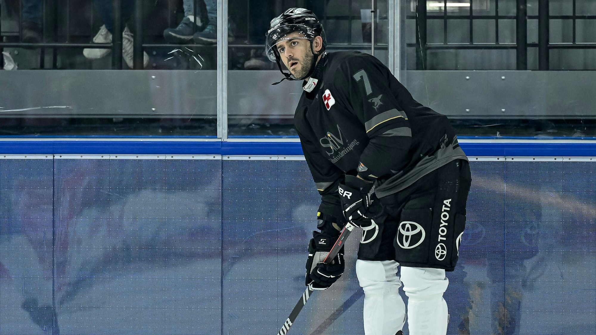 Nick Bailen Koelner Haie, 7 beim Warmup. GER, EHC Red Bull Muenchen vs. Koelner Haie, Eishockey, DEL, 14. Spieltag, Saison 2024/2025, 01.11.2024. GER, EHC Red Bull Muenchen vs. Koelner Haie, Eishockey, DEL, 14. Spieltag, Saison 2024/2025, 01.11.2024. Muenchen *** Nick Bailen Koelner Haie, 7 at Warmup GER, EHC Red Bull Muenchen vs Koelner Haie, Ice Hockey, DEL, Matchday 14, Season 2024 2025, 01 11 2024 GER, EHC Red Bull Muenchen vs Koelner Haie, Ice Hockey, DEL, Matchday 14, Season 2024 2025, 01 11 2024 Muenchen Copyright: xEibner-Pressefoto/HeikexFeinerx EP_HFR
