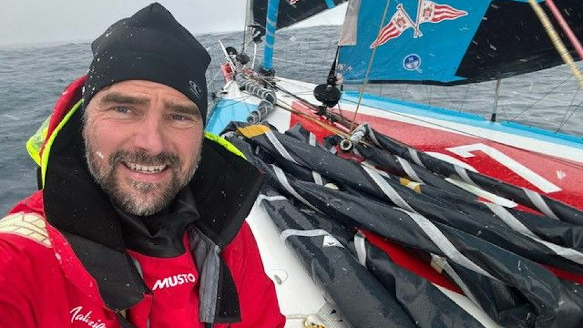 Boris Herrmann bestreitet seine zweite Solo-Weltumseglung Vendee Globe und segelt kurz vor Weihnachten mit seinem Boot ·Malizia · Seaexplorer· Kap Hoorn entgegen.