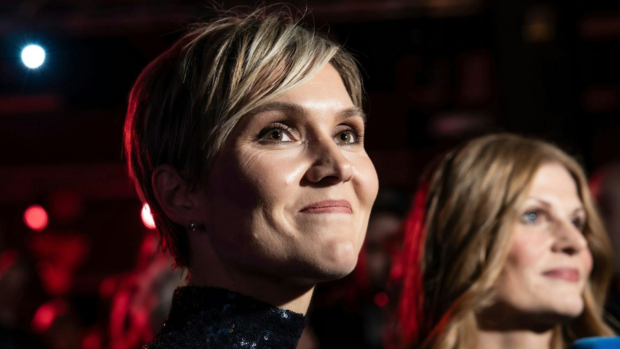 Die isländische Regierungschefin Kristrún Mjöll Frostadóttir wird sicher mitdemonstrieren für Frauenrechte.