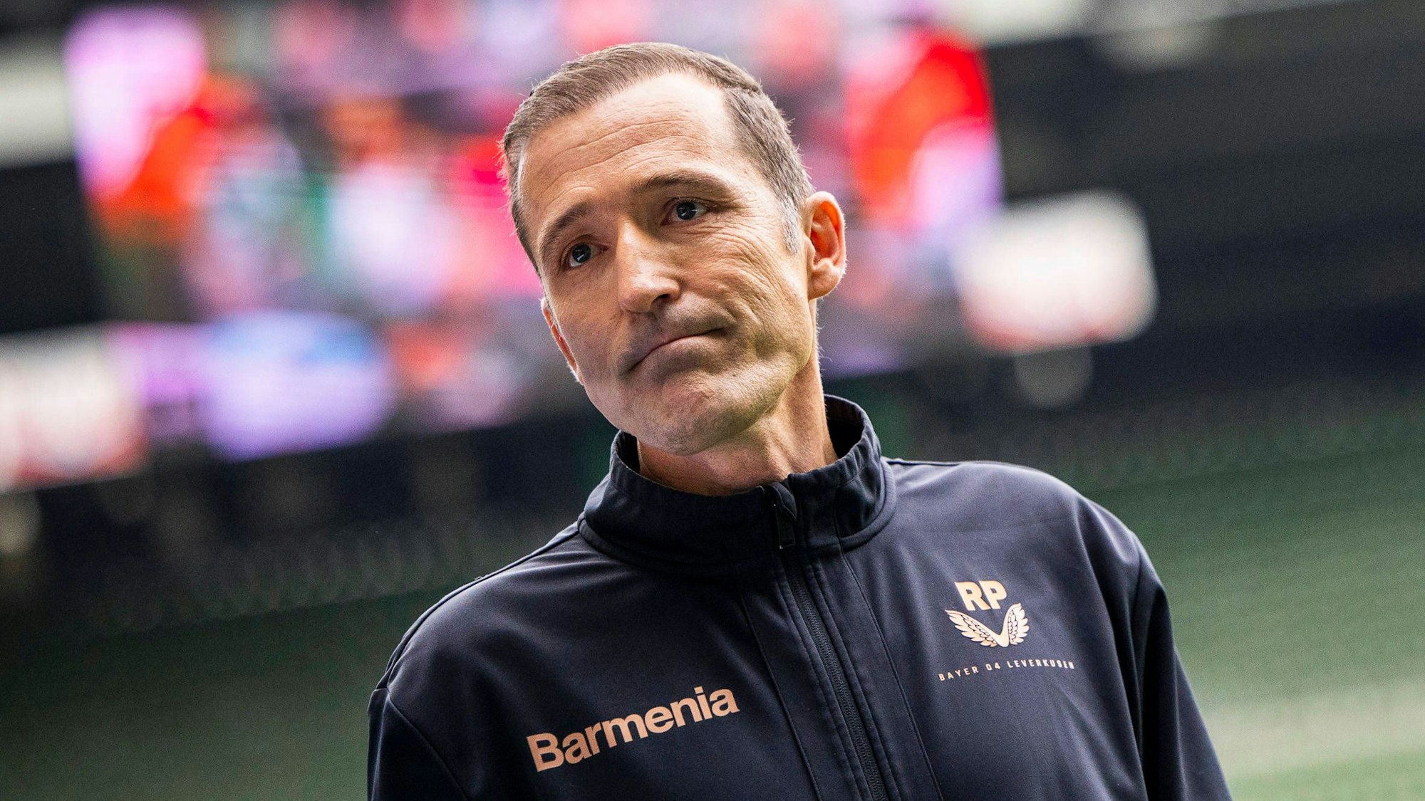 GER, FFBL, SV Werder Bremen vs Bayer Leverkusen / 12.10.2024, WESERSTADION, GER, FFBL, SV Werder Bremen vs Bayer Leverkusen im Bild Roberto Pätzold Cheftrainer Bayer Leverkusen vor dem Spiel, *** GER, FFBL, SV Werder Bremen vs Bayer Leverkusen 12 10 2024, WESERSTADION, GER, FFBL, SV Werder Bremen vs Bayer Leverkusen in the picture Roberto Pätzold head coach Bayer Leverkusen before the match, nordphotoxGmbHx/xRauch nph00251