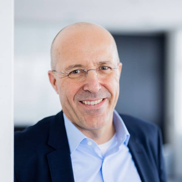 Jan Kunath, stellvertretender Vorstandsvorsitzender und zuständig für Handel International und IT/Rewe Systems, aufgenommen in seinem Büro