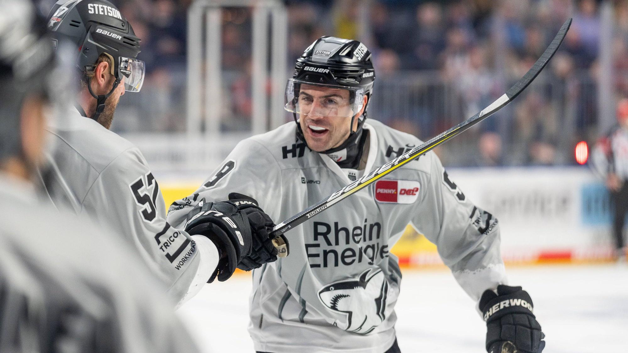 3:1 fuer Koeln durch Kammerer, Maximilian Koelner Haie, 9, GER, Adler Mannheim vs Koelner Haie, Deutsche Eishockey Liga, 31. Spieltag, Saison 2024/2025, 28.12.2024 GER, Adler Mannheim vs Koelner Haie, Deutsche Eishockey Liga, 31. Spieltag, Saison 2024/2025, 28.12.2024 Mannheim *** 3 1 for Cologne by Kammerer, Maximilian Koelner Haie, 9 , GER, Adler Mannheim vs Koelner Haie, Deutsche Eishockey Liga, 31 Spieltag, Saison 2024 2025, 28 12 2024 GER, Adler Mannheim vs Koelner Haie, Deutsche Eishockey Liga, 31 Spieltag, Saison 2024 2025, 28 12 2024 Mannheim Copyright: xEibner-Pressefoto/StefanxMayerx EP_SMR