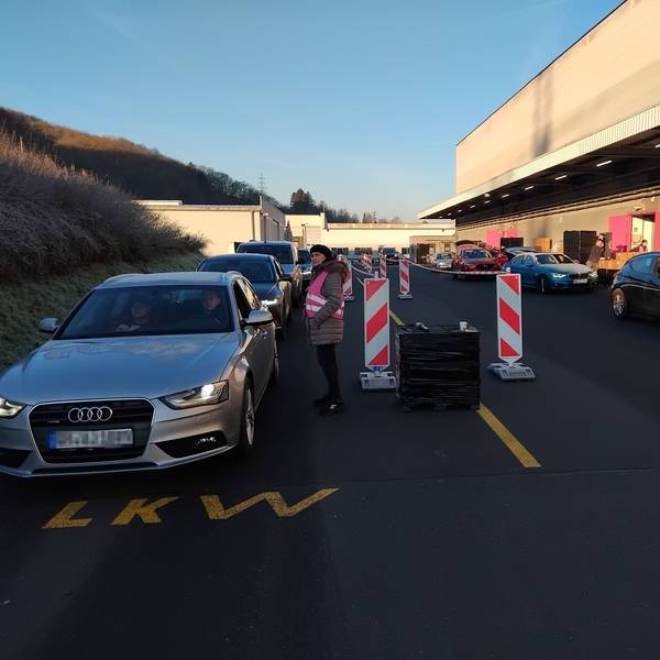 Pilgern zur Pyrotechnik: Durch die Online-Terminbuchung lief der Werksverkauf bei Weco reibungslos.