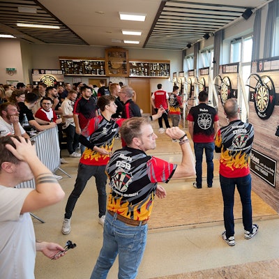 An insgesamt zehn Scheiben wird im Bürgerhaus in Schleiden-Herhahn Darts gespielt.