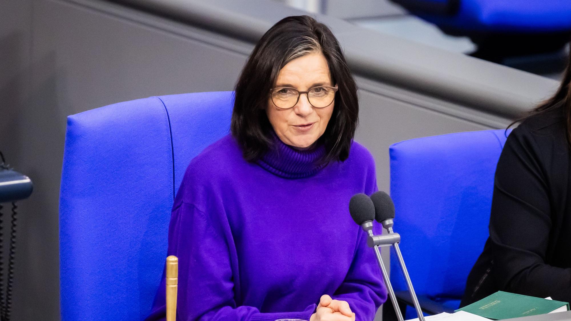 Katrin Göring-Eckardt (Bündnis 90/Die Grünen), stellvertretende Bundestagspräsidentin, spricht im Plenum des Deutschen Bundestages. (Archivbild)
