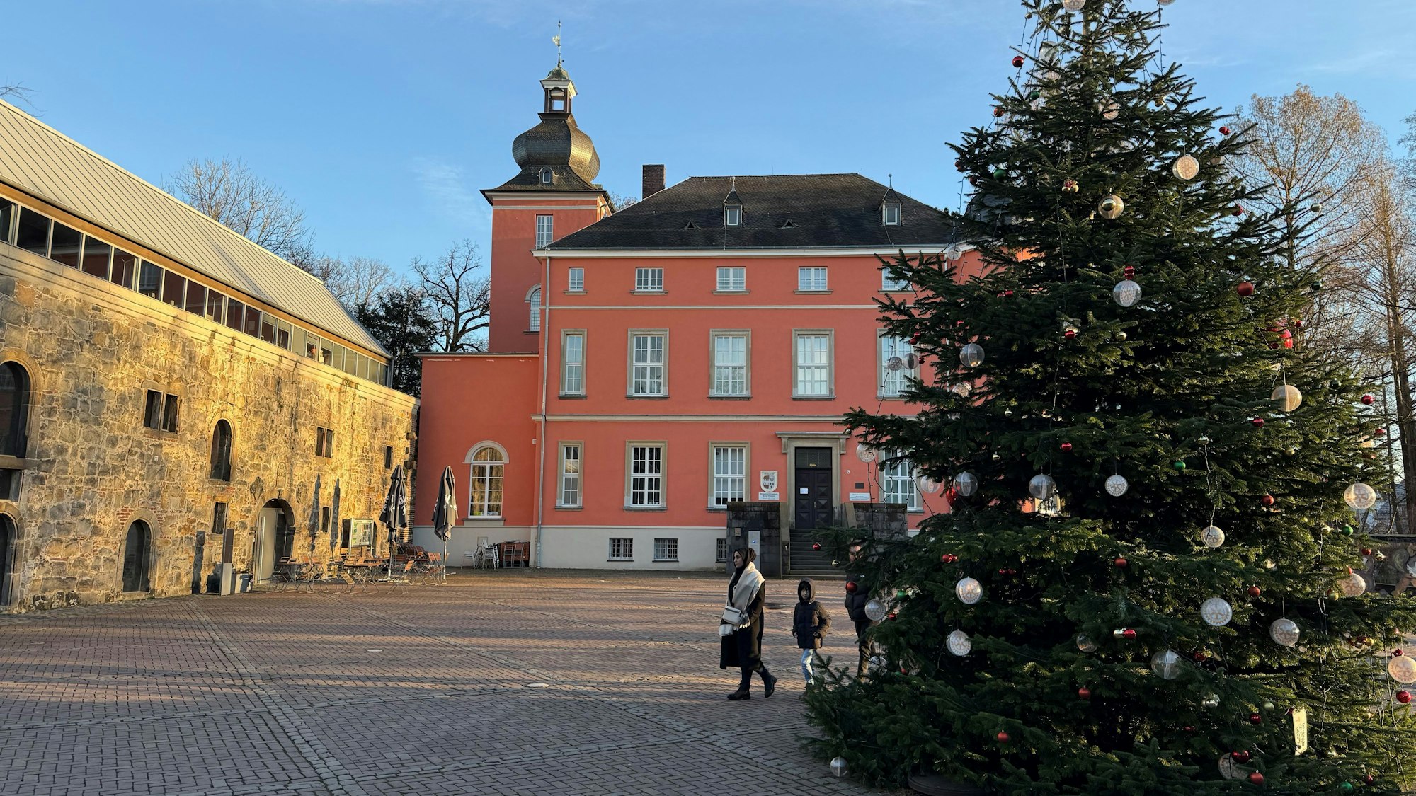 Der Rundweg in Troisdorf kommt nach gut neun Kilometer an der Burg Wissem raus.