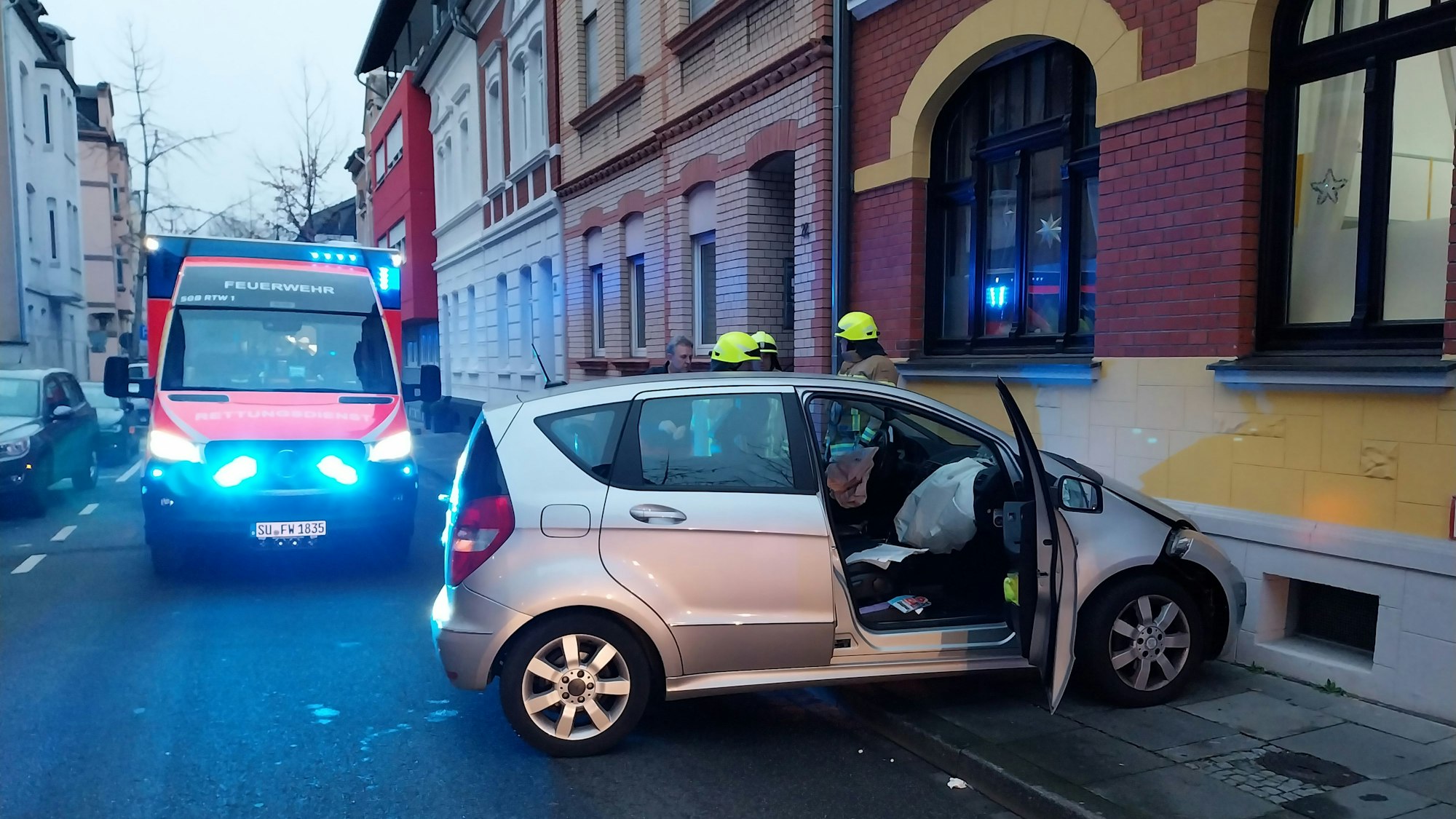 Feuerwehr und Rettungsdienst waren in der Kronprinzenstraße im Einsatz.