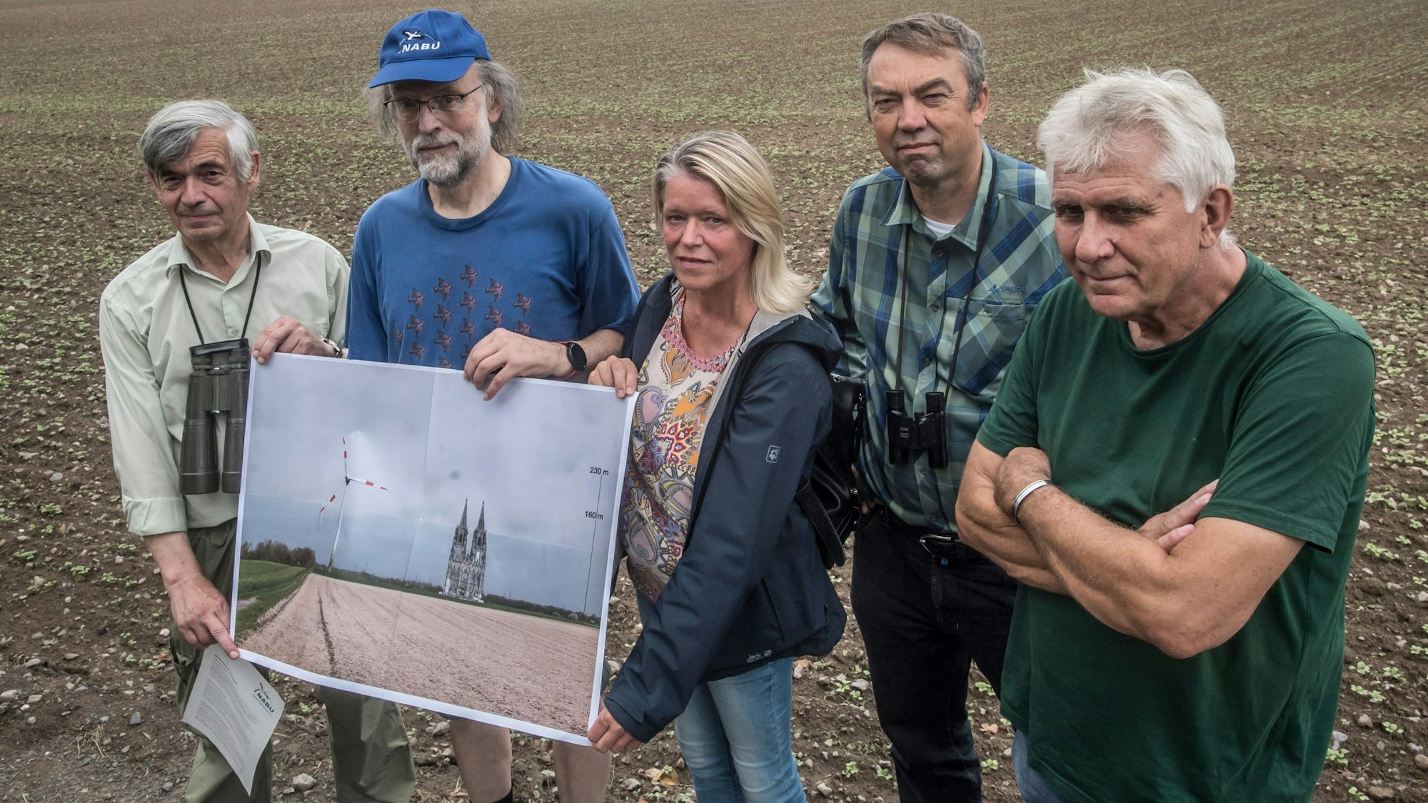 Jörg Baade. Hans-Martin Kochanek, Stefanie Bias, Roger Briesewitz und Wolfgang Heep bei einer gemeinsamen Pressekonferenz am Buschbergsee