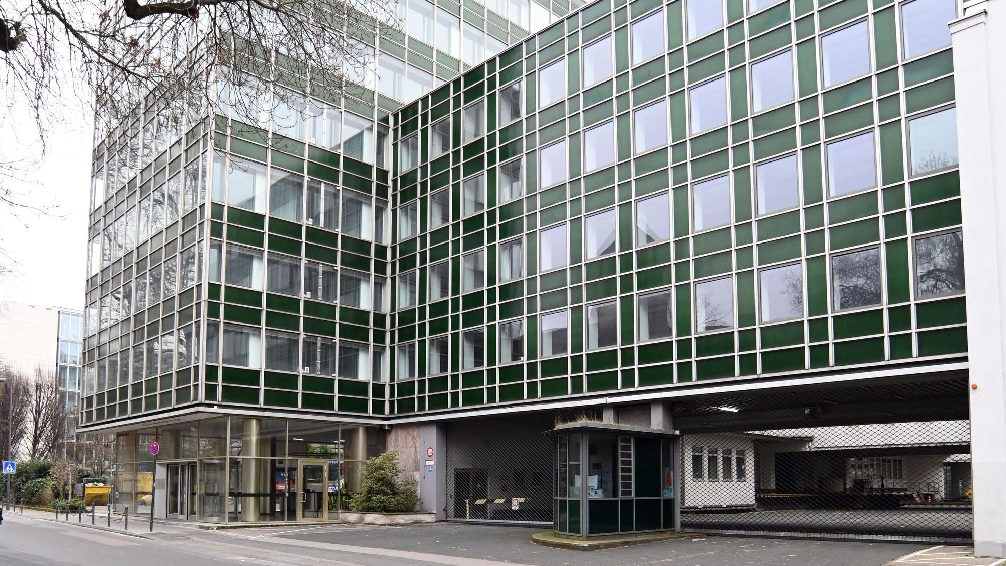 Kein Thema mehr: Die frühere Kaufhof-Zentrale an der Leonhard-Tietz-Straße kommt nicht mehr als Interimsstandort infrage.
