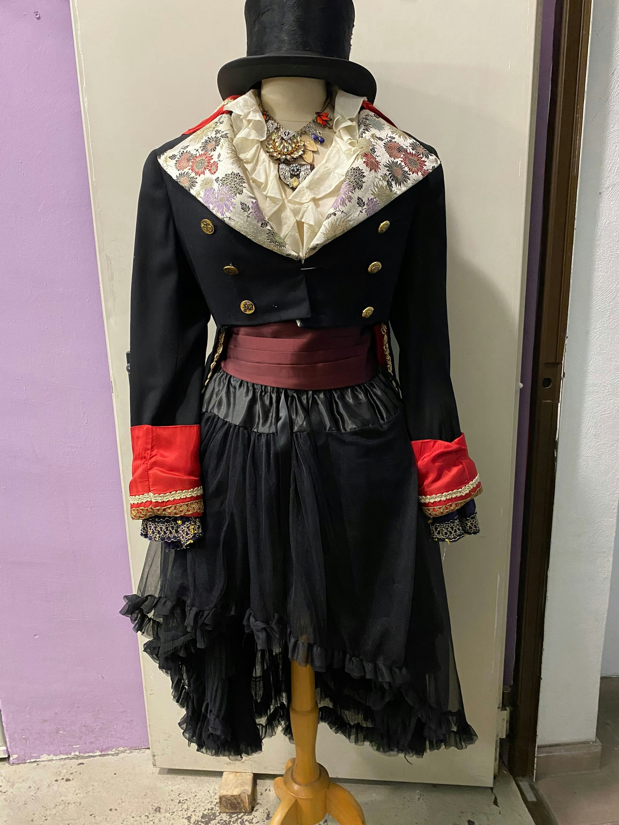 Ein Kostüm aus dem Kleiderreich in Ehrenfeld.