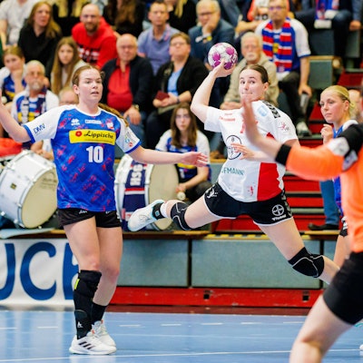 v.l. Ida Margrethe Hoberg Rasmussen HSG Blomberg-Lippe, 10, Sophia Cormann TSV Bayer 04 Leverkusen, 10, Judith Tietjen HSG Blomberg-Lippe, 22, Melanie Veith HSG Blomberg-Lippe, 16 GER, HSG Blomberg-Lippe vs. TSV Bayer 04 Leverkusen, Handball, 1. Bundesliga Frauen, 23. Spieltag, Spielzeit 2023/2024, 04.05.2024 GER, HSG Blomberg-Lippe vs. TSV Bayer 04 Leverkusen, Handball, 1. Bundesliga Frauen, 23. Spieltag, Spielzeit 2023/2024, 04.05.2024 Blomberg *** v l Ida Margrethe Hoberg Rasmussen HSG Blomberg Lippe, 10 , Sophia Cormann TSV Bayer 04 Leverkusen, 10 , Judith Tietjen HSG Blomberg Lippe, 22 , Melanie Veith HSG Blomberg Lippe, 16 GER, HSG Blomberg Lippe vs TSV Bayer 04 Leverkusen, Handball, 1 Bundesliga Women, 23 Matchday, Season 2023 2024, 04 05 2024 GER, HSG Blomberg Lippe vs TSV Bayer 04 Leverkusen, Handball, 1 Bundesliga Women, 23 Matchday, Season 2023 2024, 04 05 2024 Blomberg Copyright: xEibner-Pressefotox/xJanxStrohdiekx EP_JSK