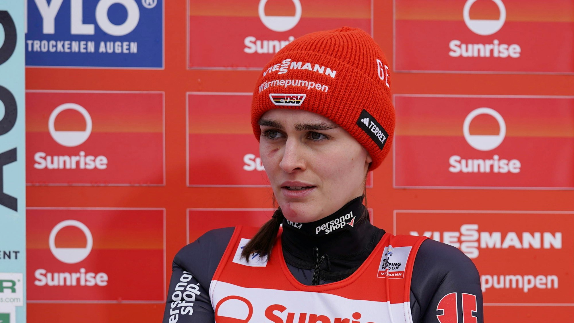 Die Skispringerin Selina Freitag (hier in Engelberg) hat auf die Ungleichheit bei den Prämien für Frauen und Männer hingewiesen.