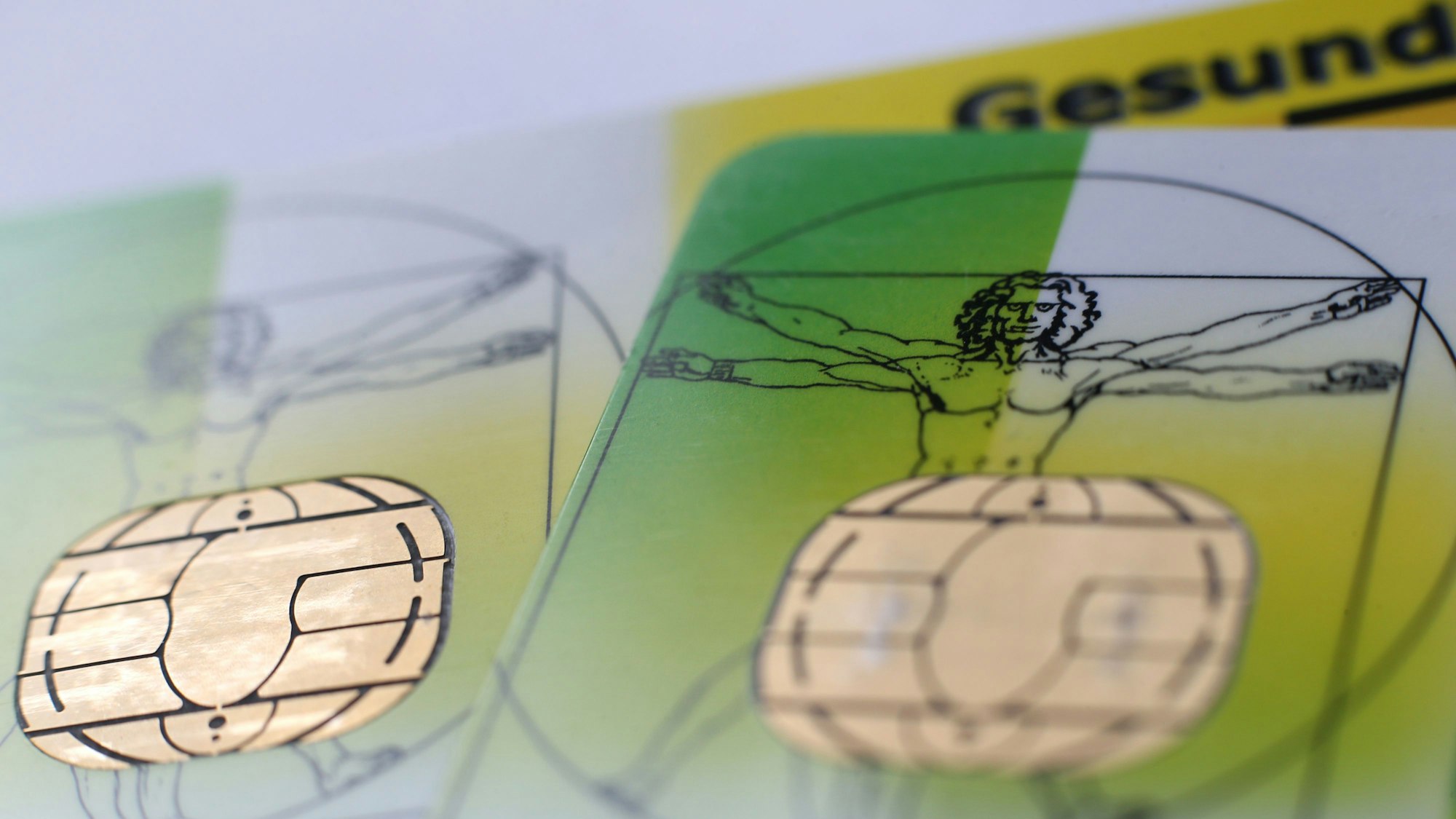 Viele Versicherte zahlen drauf. Es gibt aber Möglichkeiten, sich die Situation zu erleichtern. (Symbolbild)