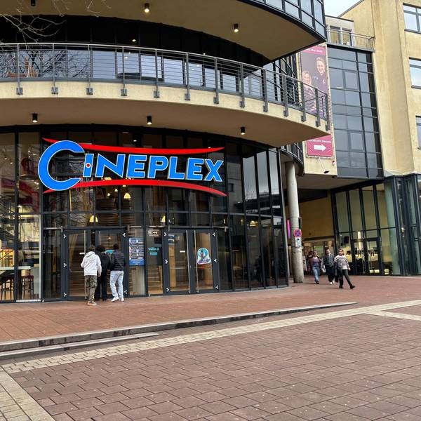 Der Eingang des Siegburger Cineplex am Bahnhof