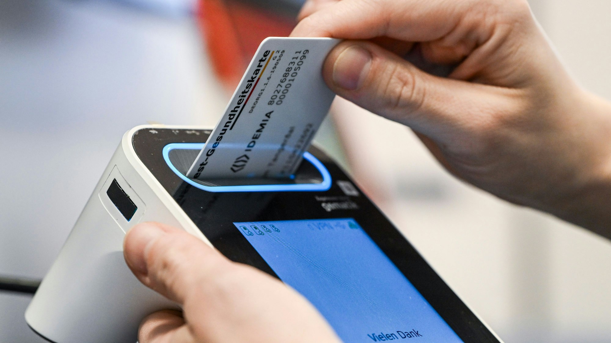 Die eigene Patientenakte lässt sich künftig digital abrufen. Das ist jedoch mit Sicherheitsrisiken verbunden.