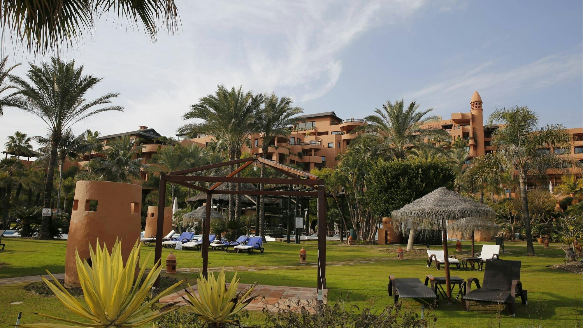 FUSSBALL - BL - 13.01.2014, TRAININGSLAGER DES 1. FSV MAINZ 05, UNTERKUNFT DER MAINZER DAS KEMPINSKI HOTEL BAHIA IN ESTEPONA, -
Football BL 13 01 2014 Training camps the 1 FSV Mainz 05 Accommodation the Mainz the Kempinski Hotel Bahia in Estepona