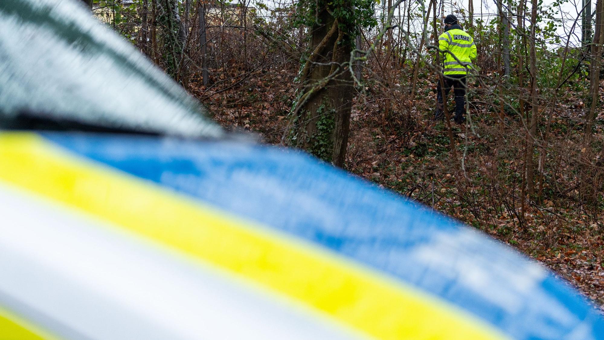 Die Polizei sucht nach einer vermissten Person. (Symbolfoto)