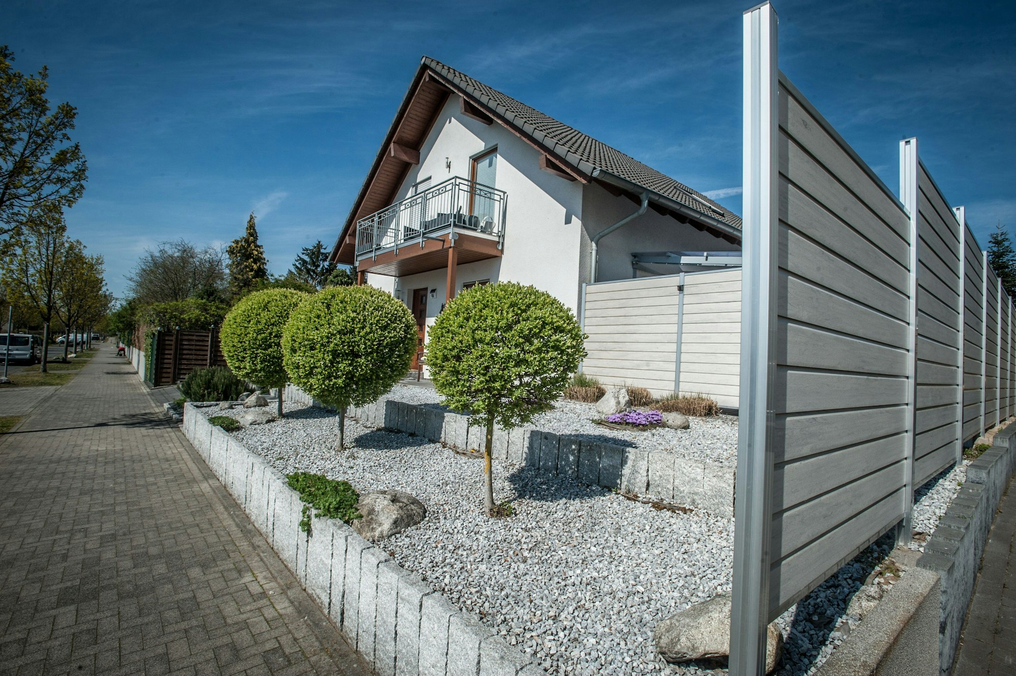 Schottergarten in der Siedlung Bullenwiese, Dünnwalder Grenzweg. Foto: Ralf Krieger