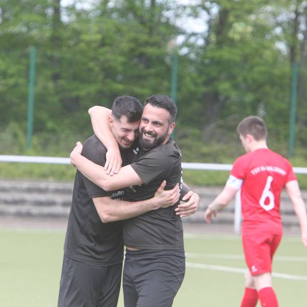 Wieder vereint: Deniz Durmus (links) und Fatih Tuysuz vom Bezirksligisten 1. FC Niederkassel.