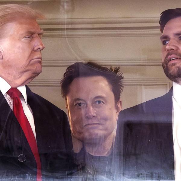 Der designierte US-Präsident Donald Trump zusammen mit seinem Berater Elon Musk und dem kommenden Vizepräsidenten J.D. Vance. (Archivbild)