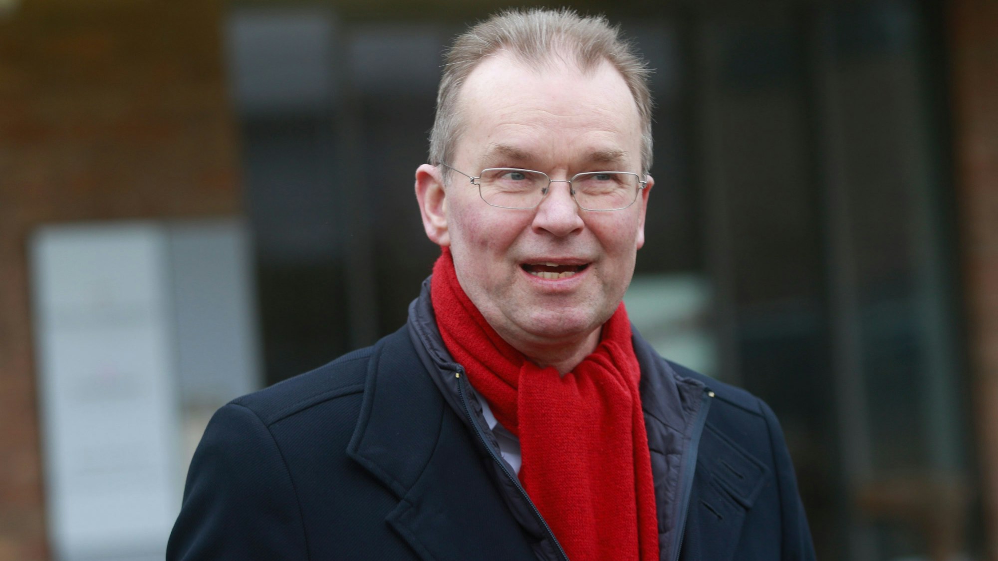 04.03.2024, Köln: An St. Barbara im Kartäuserkloster sind im Rahmen der Bauarbeiten vom Campus Kartause archäologischen Ausgrabungen endeckt wurden. Stadtsuperintendent Dr. Bernhard Seiger bei der Vorstellung der Fundstücke. Foto: Arton Krasniqi