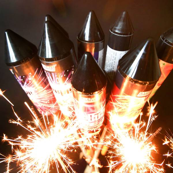 Silvesterraketen können gefährlich sein, wenn sie nicht ordnungsgemäß verwendet werden. (Symbolbild)