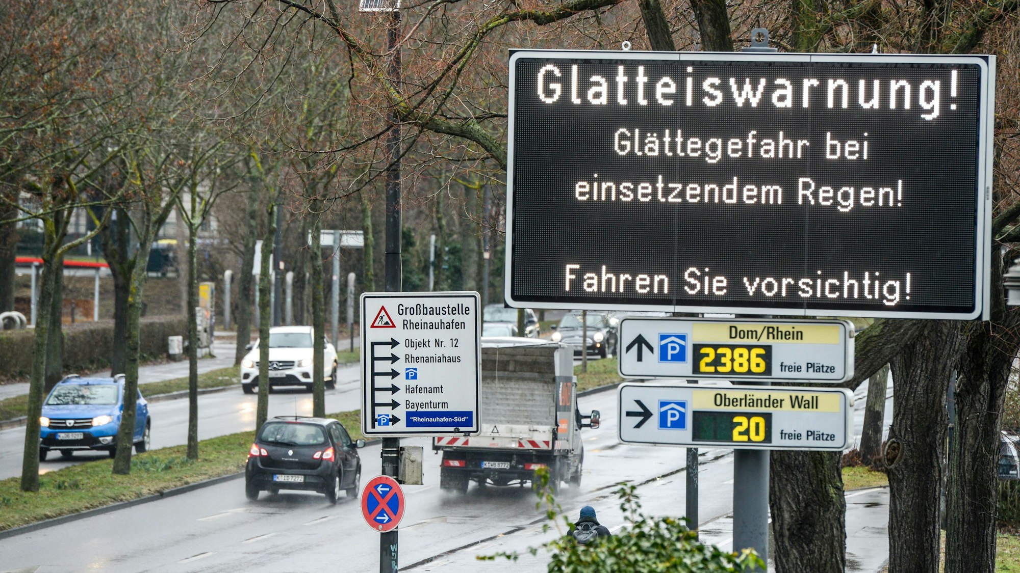 Autofahrer sollten am Wochenende besonders vorsichtig sein. (Archivbild)