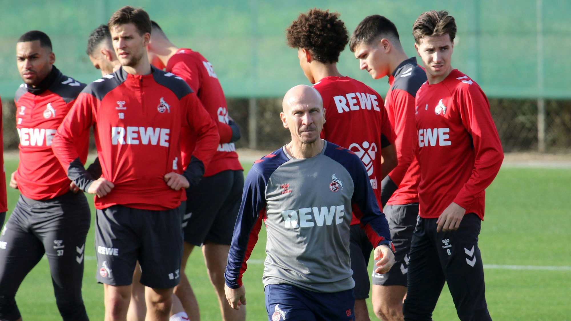 FC-Trainer Gerhard Struber bat am Samstag in Estepona seine Spieler zur ersten Einheit des Trainingslagers.