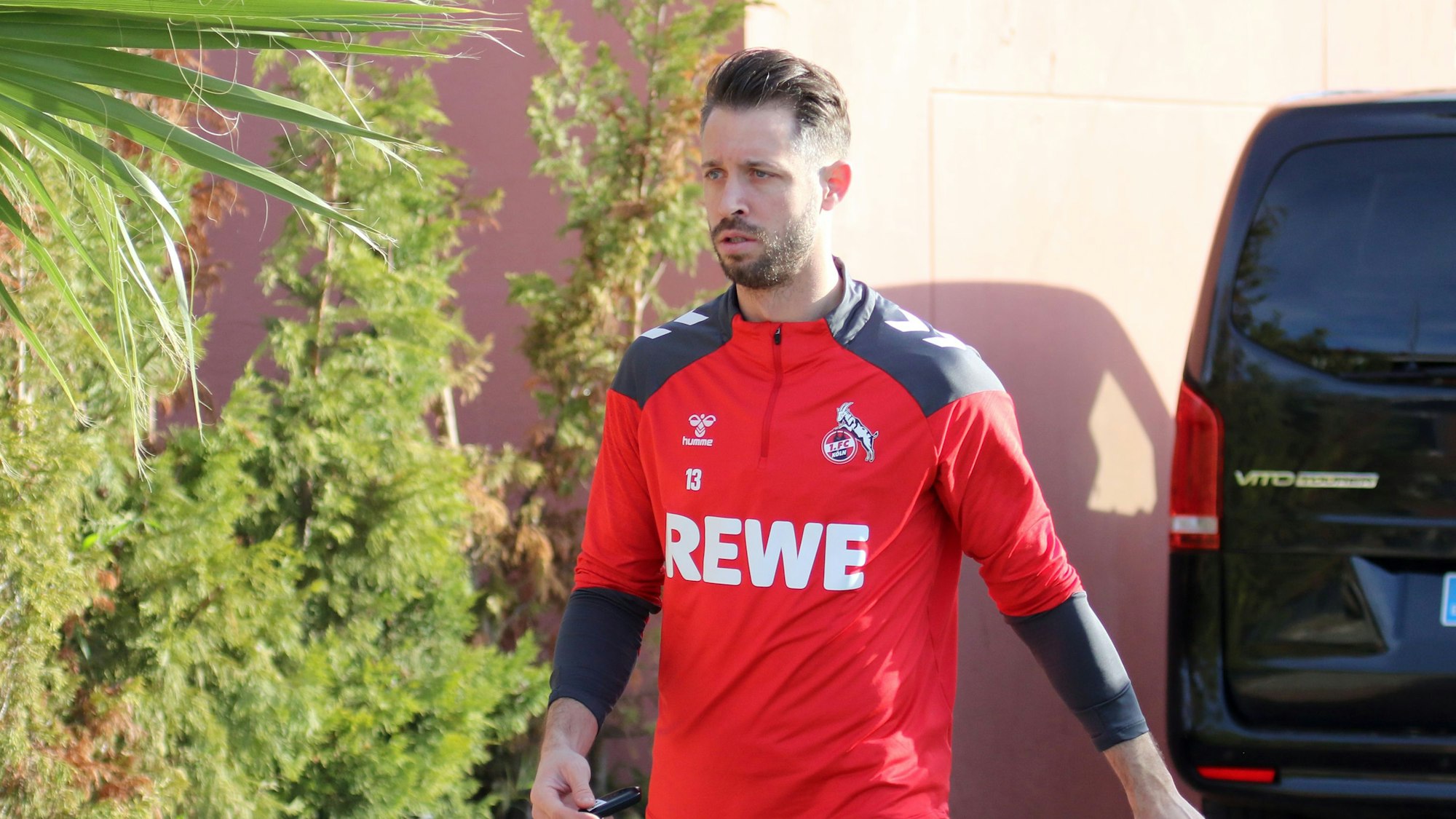 Mark Uth musste aus der ersten Kölner Trainingseinheit in Andalusien bereits vorzeitig aussteigen.