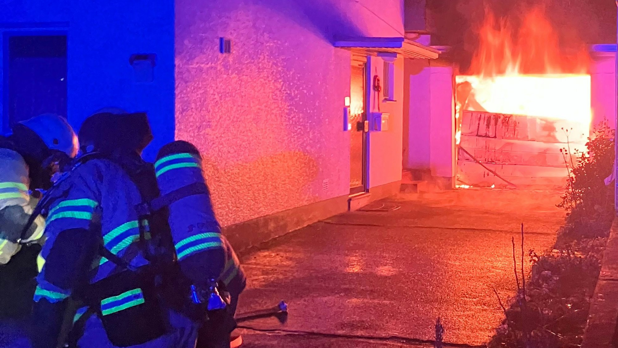 Die Einsatzstelle im Neuenweg in Bergisch Gladbach