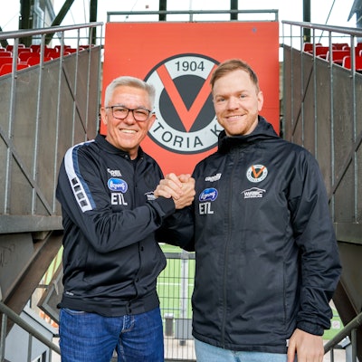 Viktoria Köln wechselt den Trainer im Sommer: Olaf Janßen (links) und sein Nachfolger Marian Wilhelm