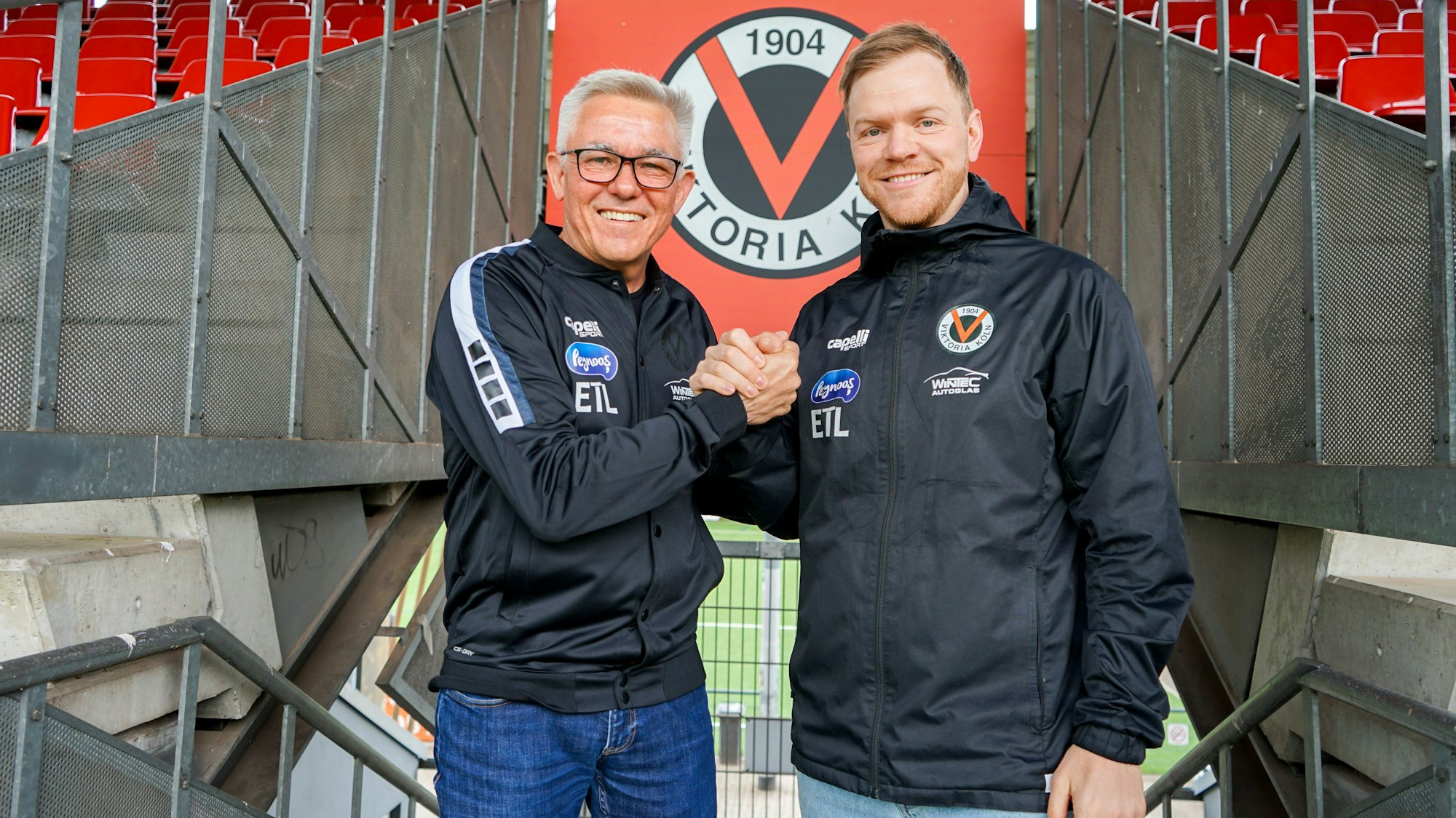 Viktoria Köln wechselt den Trainer im Sommer: Olaf Janßen (links) und sein Nachfolger Marian Wilhelm