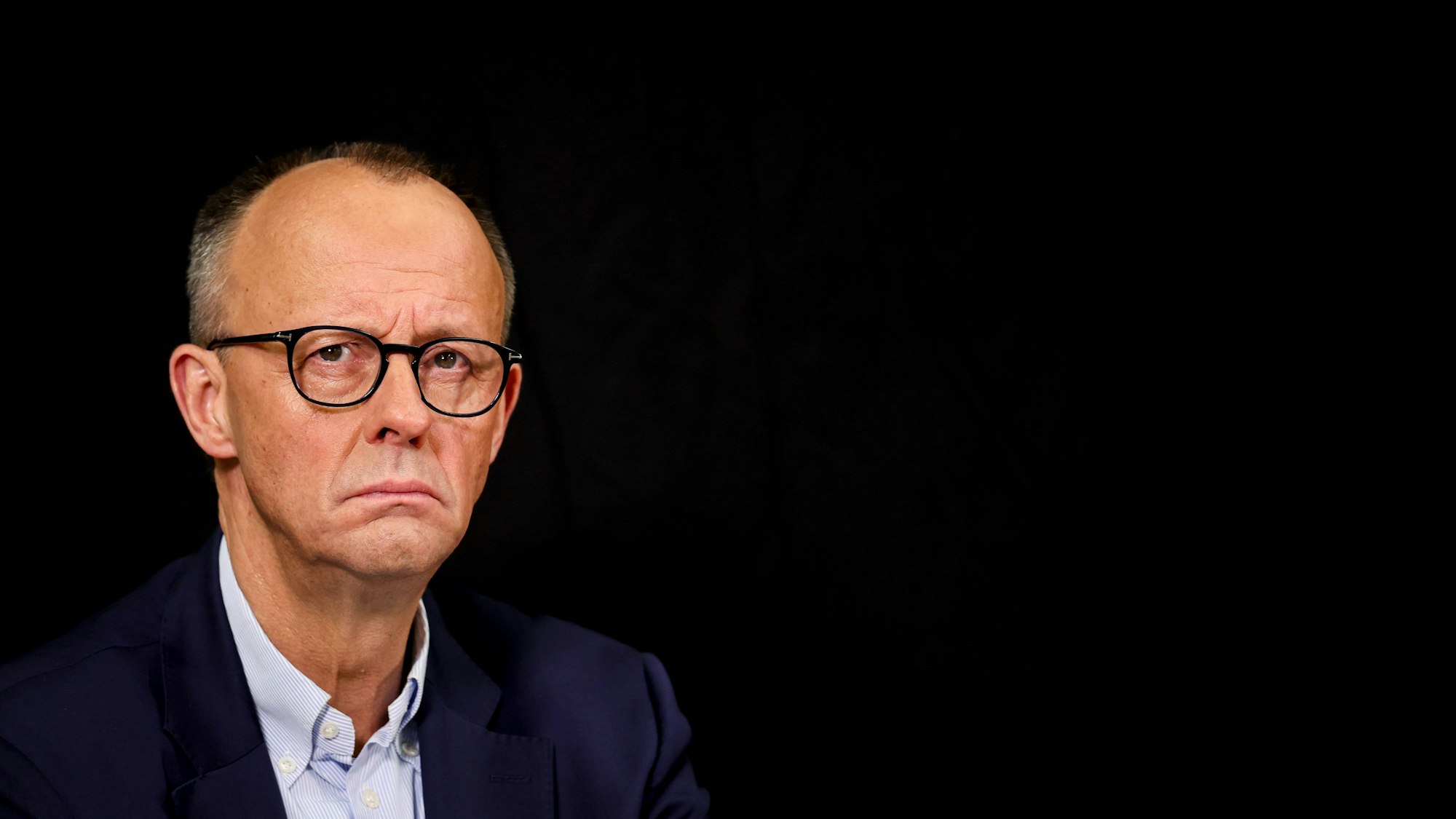 Kanzlerkandidat Friedrich Merz (CDU) fordert die Möglichkeit der Aberkennung der deutschen Staatsbürgerschaft bei Straftätern.