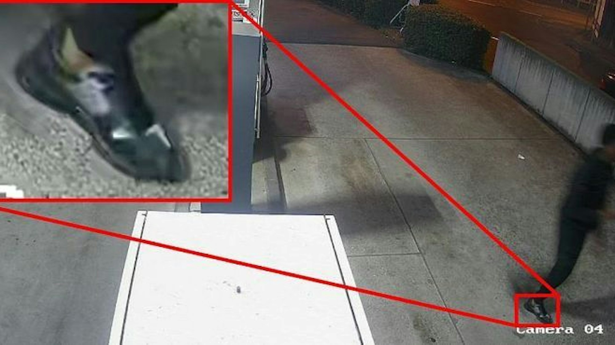 Ein dunkel gekleideter Mann