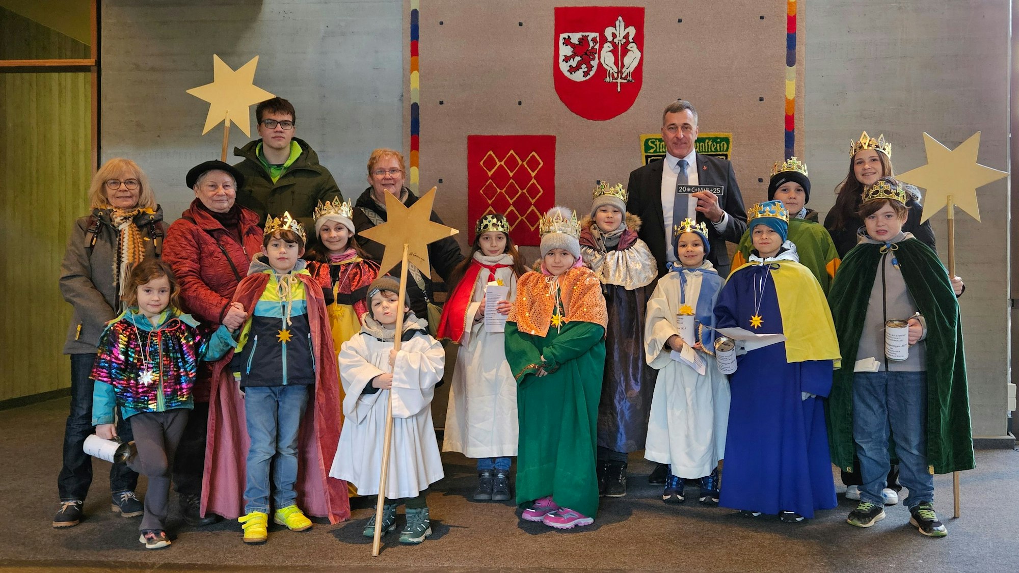 Sternsinger in ihren Kostümen.